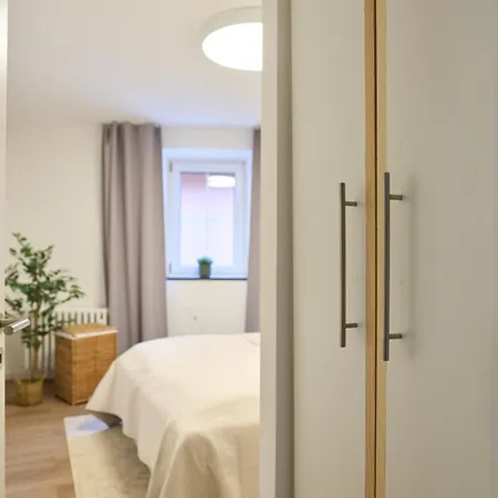 Bg Living & Hosting - Hochwertige Im Zentrum Von - 3 Gaeste, Wlan & Waschmaschine شقة