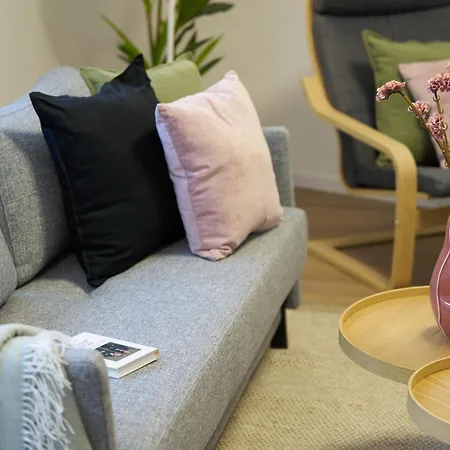 Bg Living & Hosting - Hochwertige Im Zentrum Von - 3 Gaeste, Wlan & Waschmaschine شقة