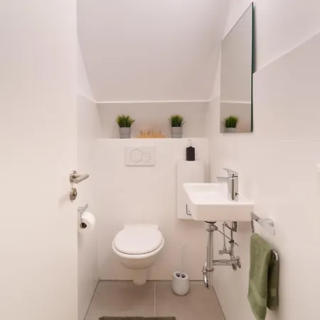 Bg Living & Hosting - Hochwertige Im Zentrum Von - 3 Gaeste, Wlan & Waschmaschine *