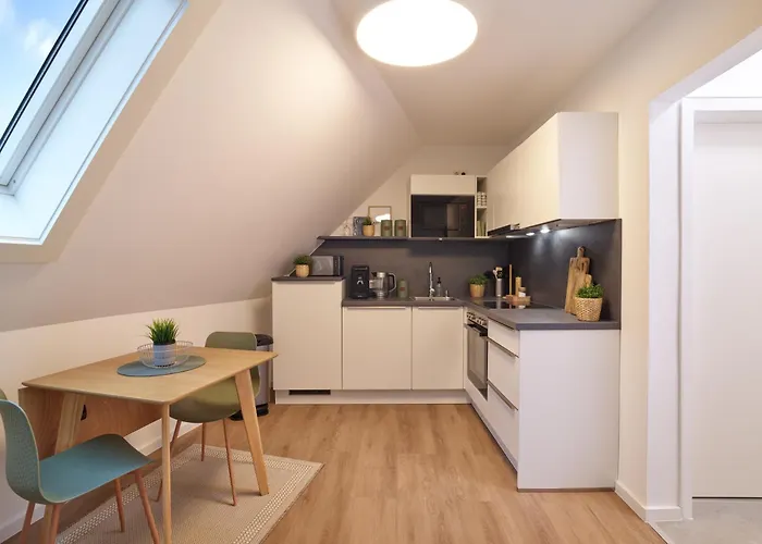 Bg Living & Hosting - Hochwertige Im Zentrum Von - 3 Gaeste, Wlan & Waschmaschine Апартаменты *